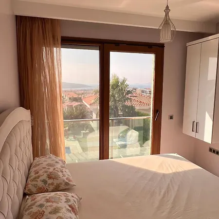Alacati Muestakil Havuzlu Villa Çeşme