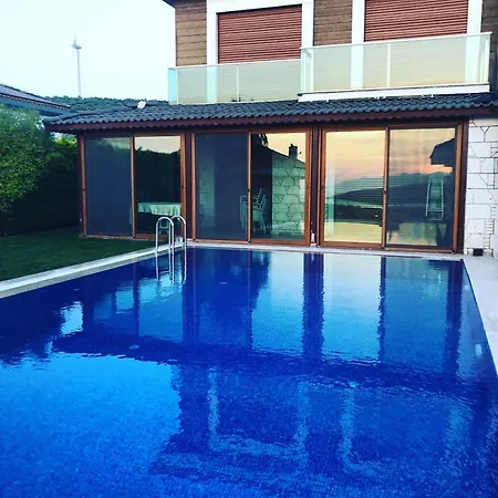 Villa Alacatı Müstakil Havuzlu