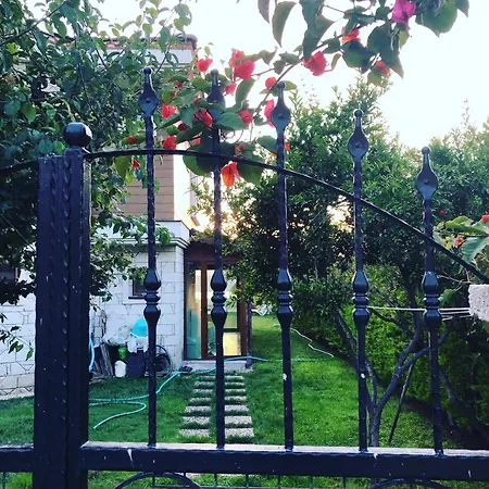 Alacati Muestakil Havuzlu Villa Çeşme