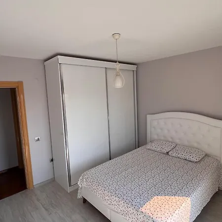 Alacati Muestakil Havuzlu Cesme