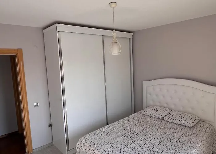 Alacati Muestakil Havuzlu Çeşme