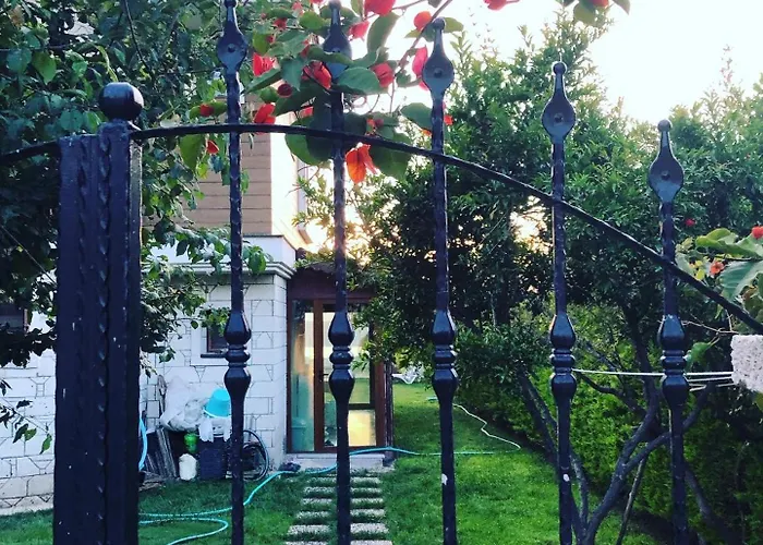 Alacati Muestakil Havuzlu فيلة Çeşme